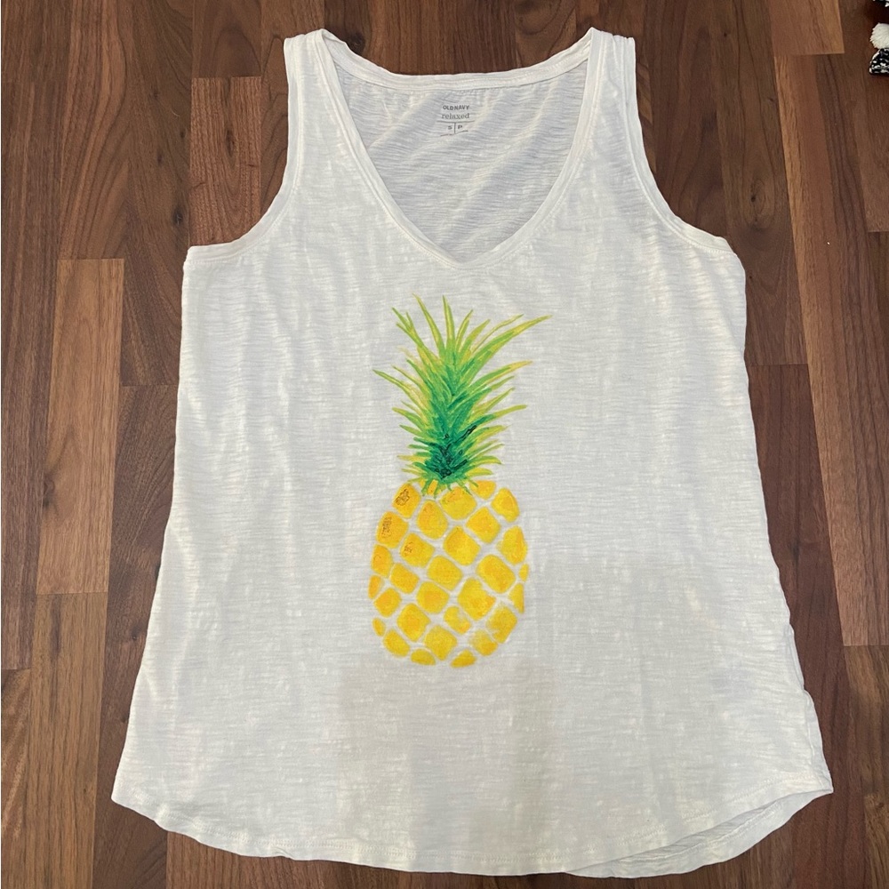 Old Navy pineapple tank top